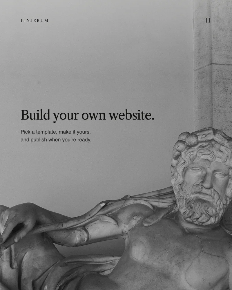 En marmorstatue under overskriften 'Build your own website.'