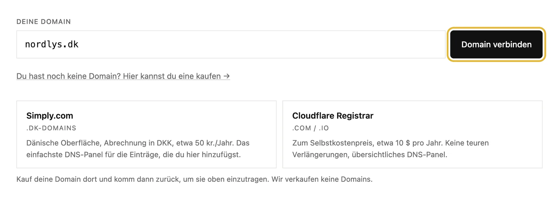 Das Domainfeld mit [Domain verbinden] und zwei Möglichkeiten, eine Domain zu kaufen