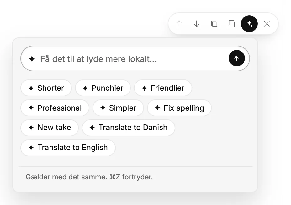 Menuen AI-assistent på en blok med hurtige handlinger og et felt, du kan skrive i
